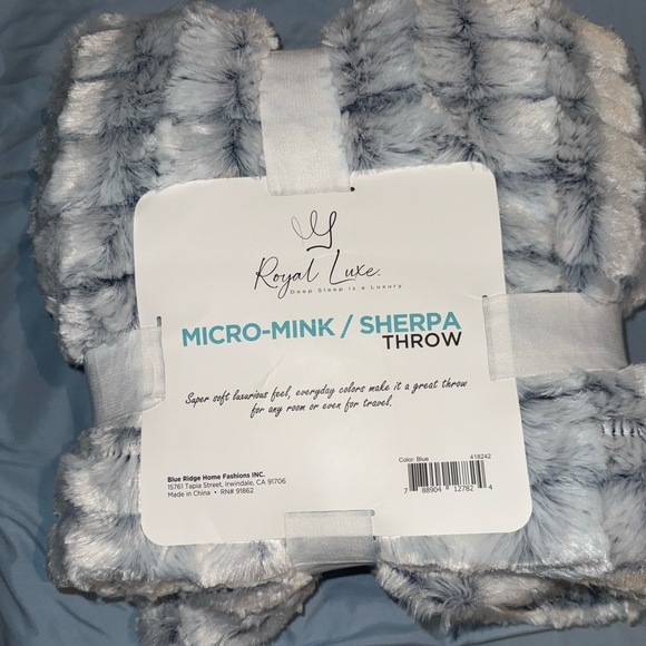 Royal Luxe Micro Mink Blanket - Picture 1 of 3